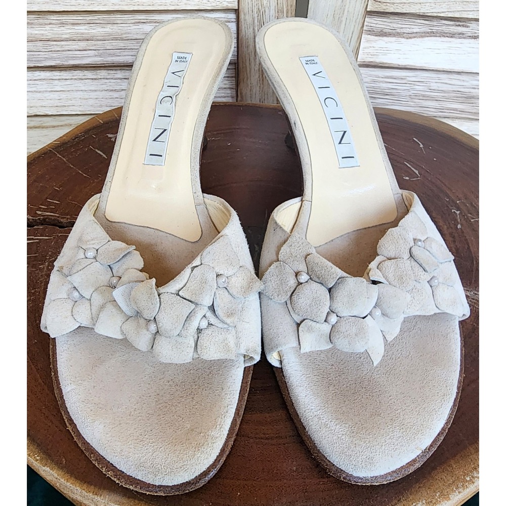 Vicini Sz 7 B Beige Suede Floral Kitten Heel Slide Mules Made in Italy  Feminine